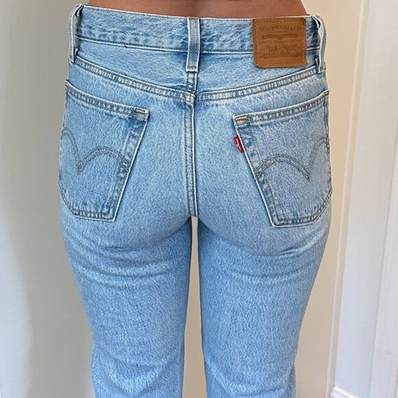 LEVI'S Wedgie Straight Fit in Luxor Empire - Size 23 - Picture 2 of 7